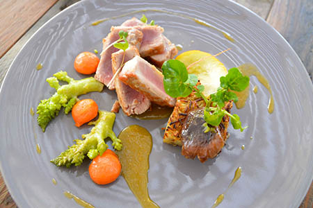 Semi-cooked tuna